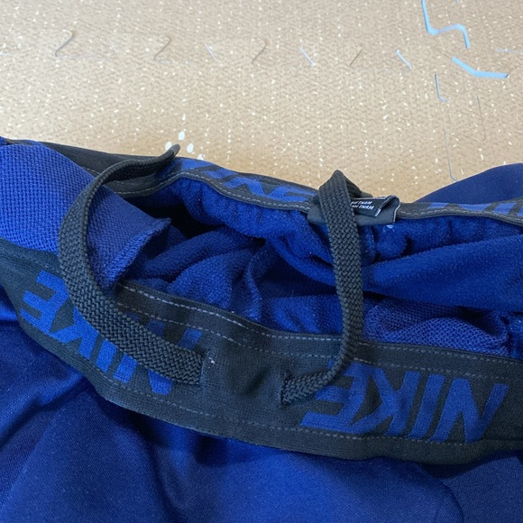 Nike Dri-Fit Jogger - Picture 6 of 7